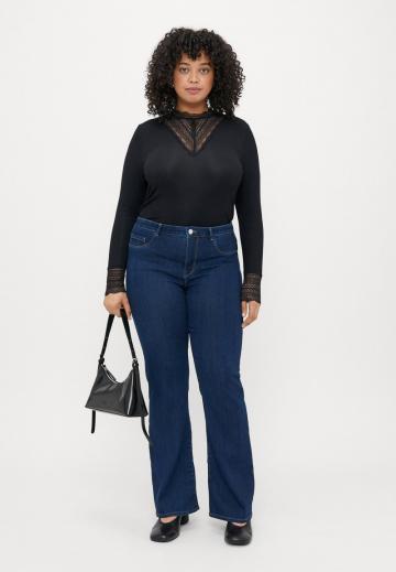 Клешеные джинсы