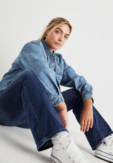 Клешеные джинсы