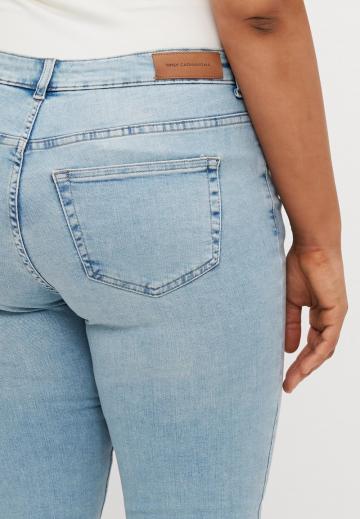 Узкие джинсы