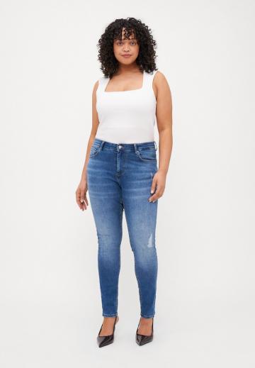 Узкие джинсы