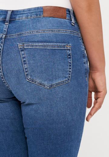 Узкие джинсы