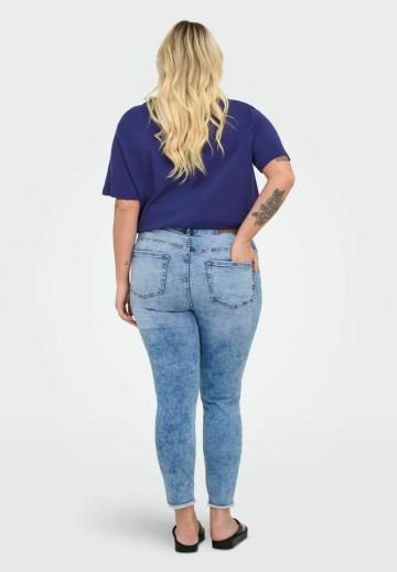 Короткие джинсы