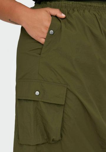 Юбка с накладными карманами