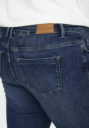 Узкие джинсы