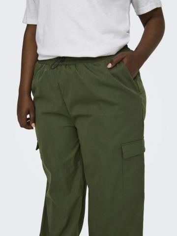 Брюки с накладными карманами