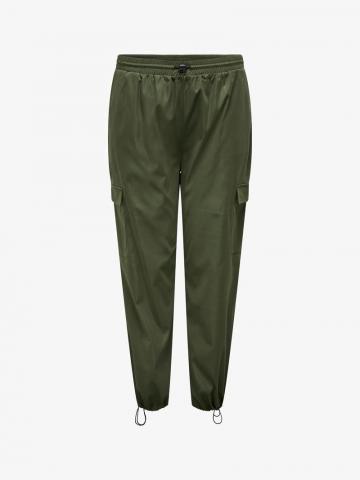 Брюки с накладными карманами