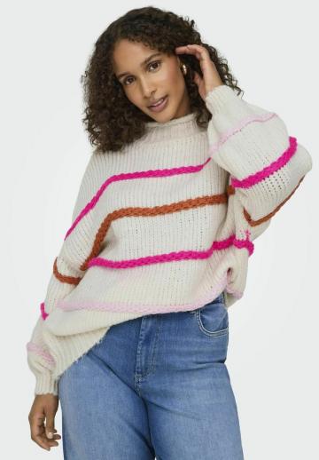 Пуловер в полоску