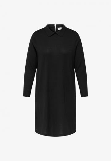 Вязаное платье