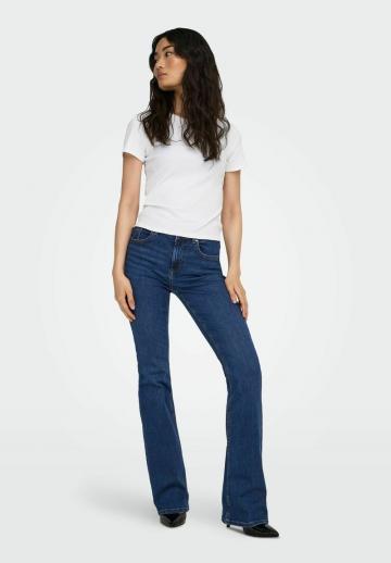 Клешеные джинсы