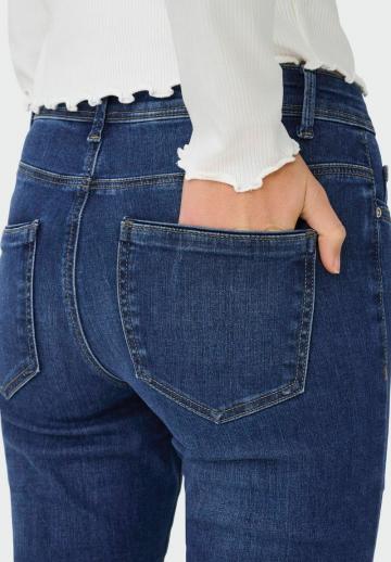 Узкие джинсы