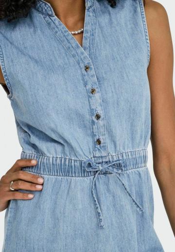 Джинсовая жилетка