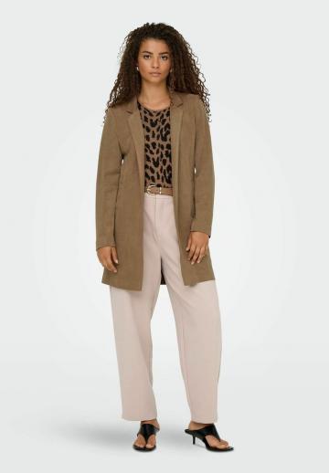 Короткое пальто