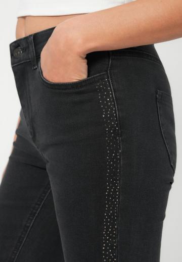 Узкие джинсы