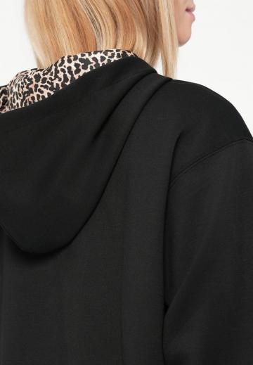 Пуловер с капюшоном