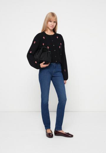 Узкие джинсы