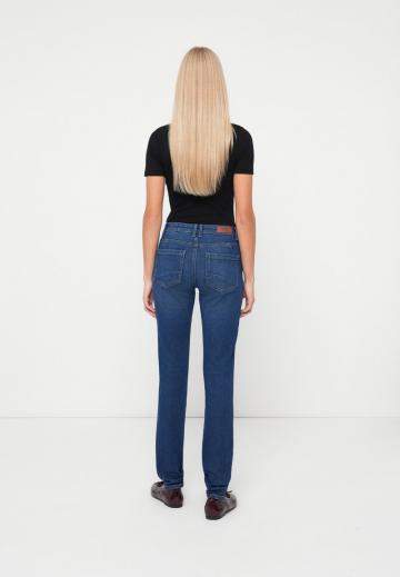 Узкие джинсы