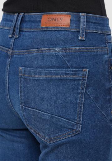 Узкие джинсы