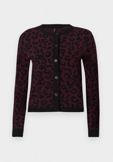 Жаккардовая вязаная кофта