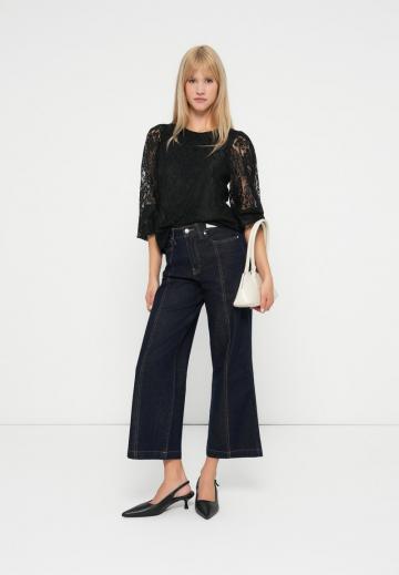 Кружевная блузка