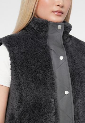 Пуховой жилет