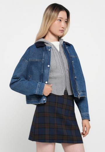 Джинсовая куртка