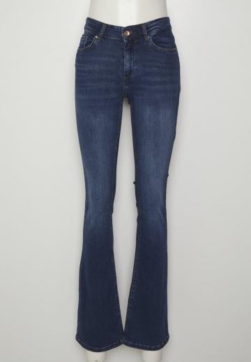 Клешеные джинсы