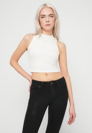 Узкие джинсы