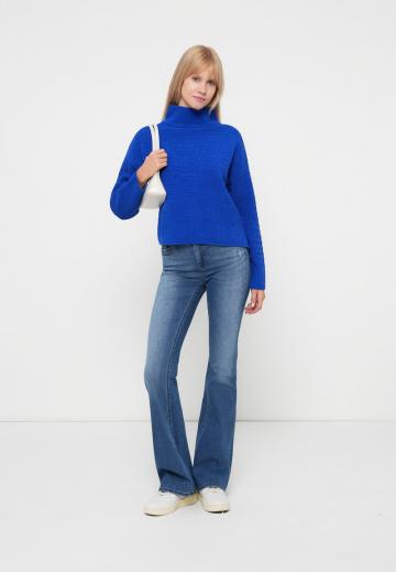 Клешеные джинсы