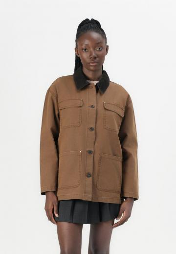 Куртка с накладнымит карманами