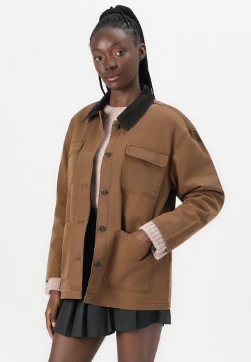 Куртка с накладнымит карманами