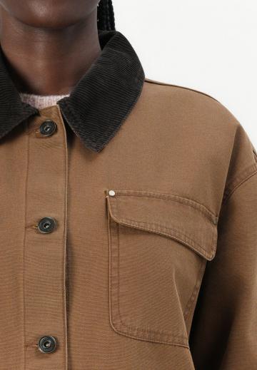 Куртка с накладнымит карманами