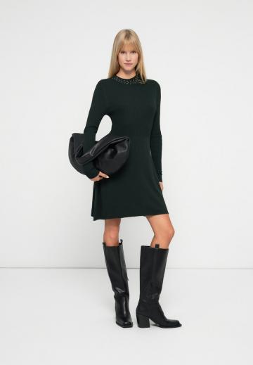 Вязаное платье