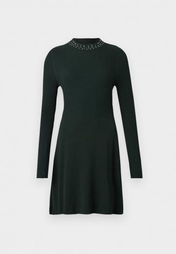 Вязаное платье