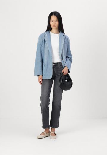 Длинный блейзер