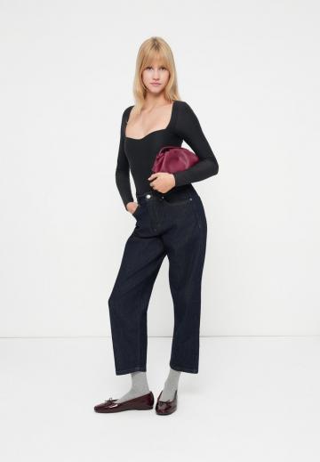 Короткие джинсы