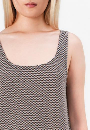 Короткое платье