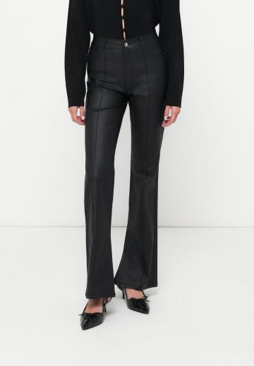 Узкие джинсы