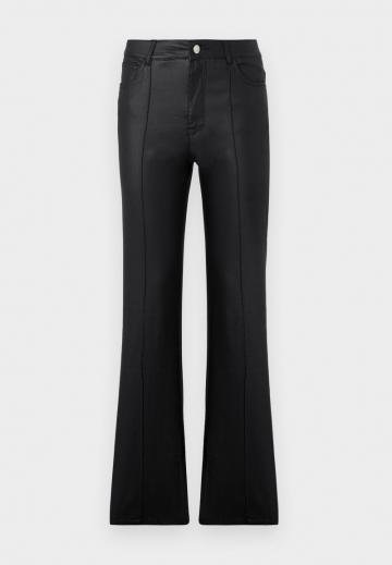 Узкие джинсы