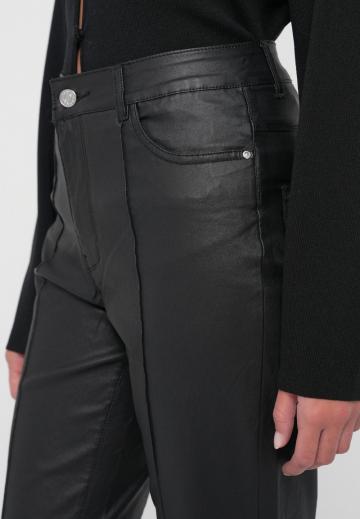 Узкие джинсы