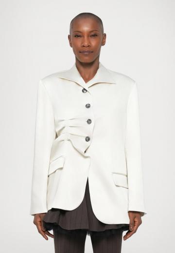 Длинный блейзер