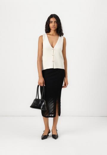 Джинсовая жилетка