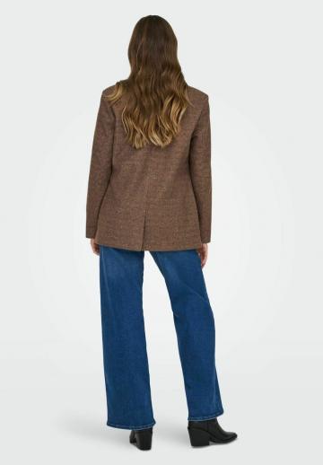 Короткое пальто