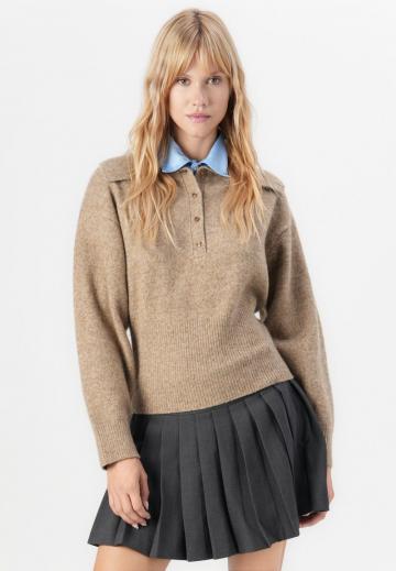 Пуловер с воротником поло