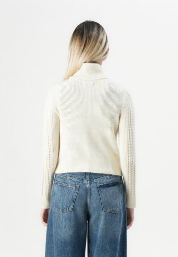 Вязаная кофта