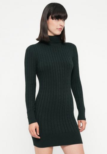 Вязаное платье