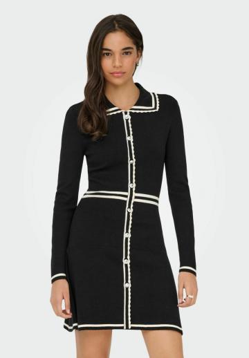 Вязаное платье