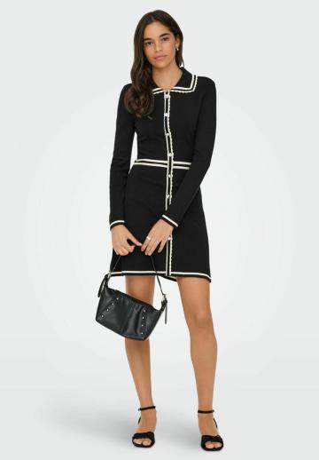 Вязаное платье