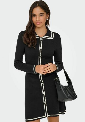 Вязаное платье