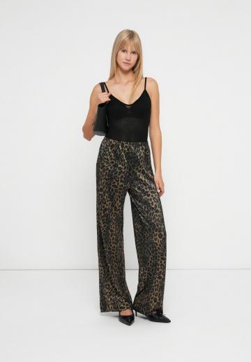 Спортивные штаны