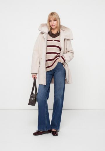 Прямые джинсы